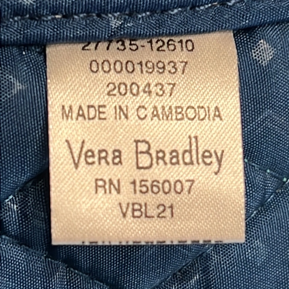 VERA BRADLEY Peacock Garden Train Case - Picture 7 of 7